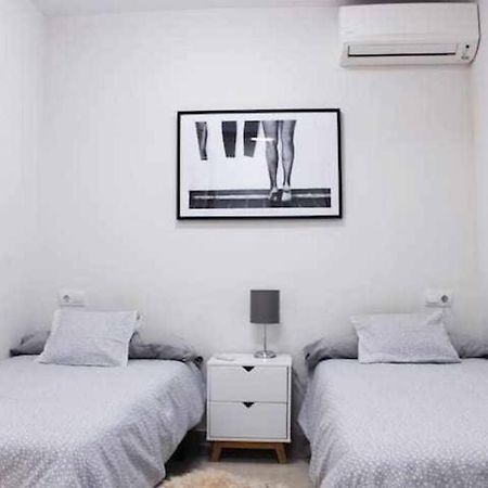 Best Location Apartment In Marbella. Beachfront!! Екстер'єр фото