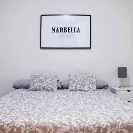 Best Location Apartment In Marbella. Beachfront!! Екстер'єр фото