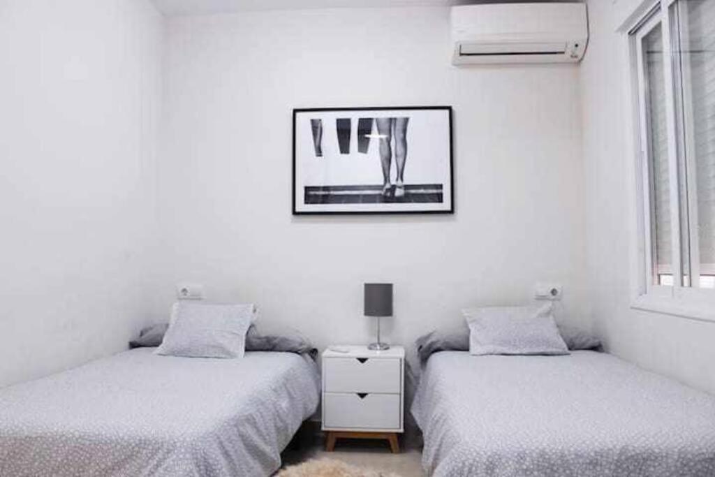 Best Location Apartment In Marbella. Beachfront!! Екстер'єр фото